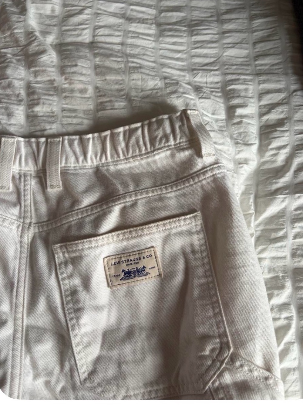 Levis Cream Straight leg Jeans